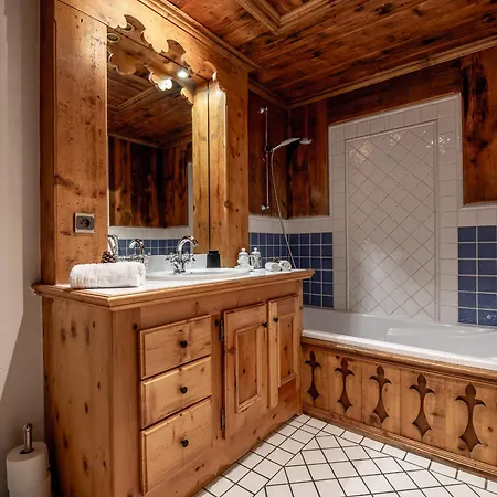 Luxueux à Avec Piscine, Hammam Et Sauna - Fr-1-613a-27 Chalet Courchevel